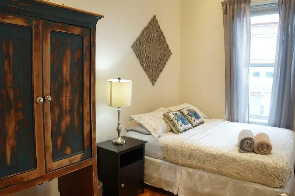 Garden Penthouse 70' - Astoria Otel New York ABD