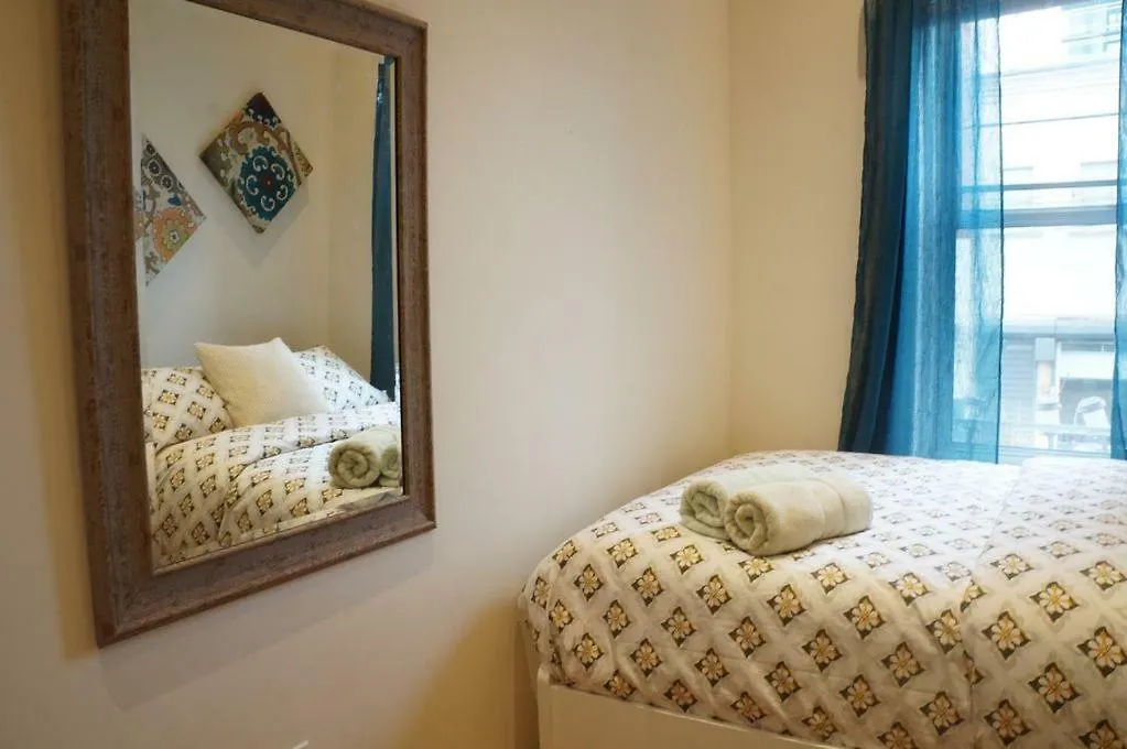 Garden Penthouse 70' - Astoria Otel New York ABD