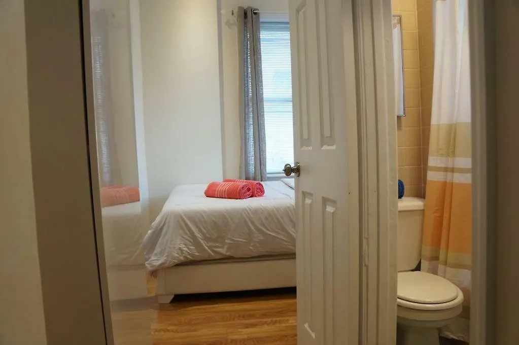 Garden Penthouse 70' - Astoria Otel New York Daire