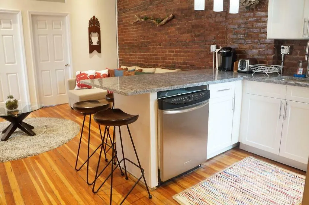 Garden Penthouse 70' - Astoria Otel New York