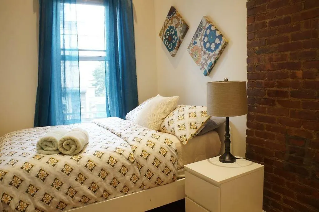 Garden Penthouse 70' - Astoria Otel New York